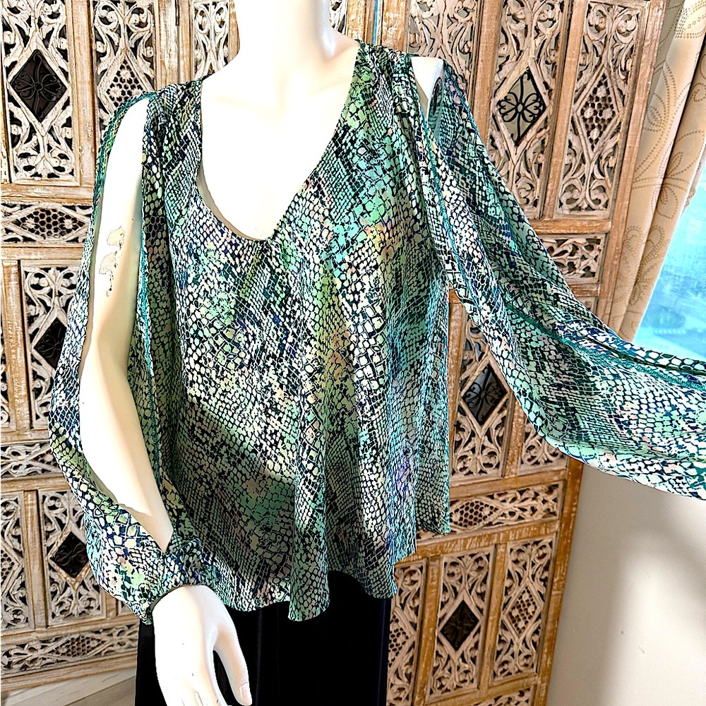 Lovers + Friends snake print split sleeve blouse M